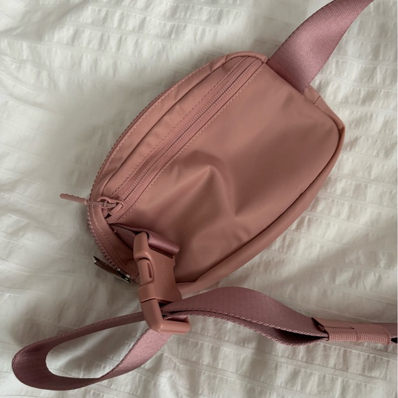 Lululemon Pink Everywhere Belt Bag 1L - Picture 3 of 4